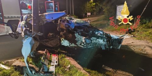incidente palmi auto lampione