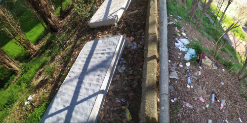 materassi e spazzatura autostazione