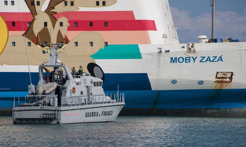 Sbarchi, presto nuove navi per ospitare migranti