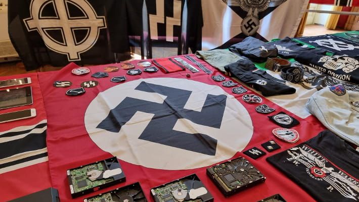 Neonazisti sul web, denunce e perquisizioni. Gruppo amministrato da un calabrese
