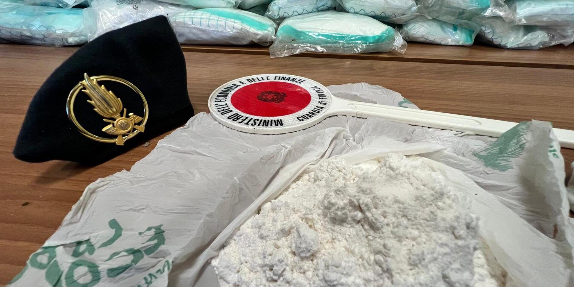 Traffico internazionale di droga, misure cautelari per 41 persone affiliate alle cosche reggine e crotonesi – VIDEO