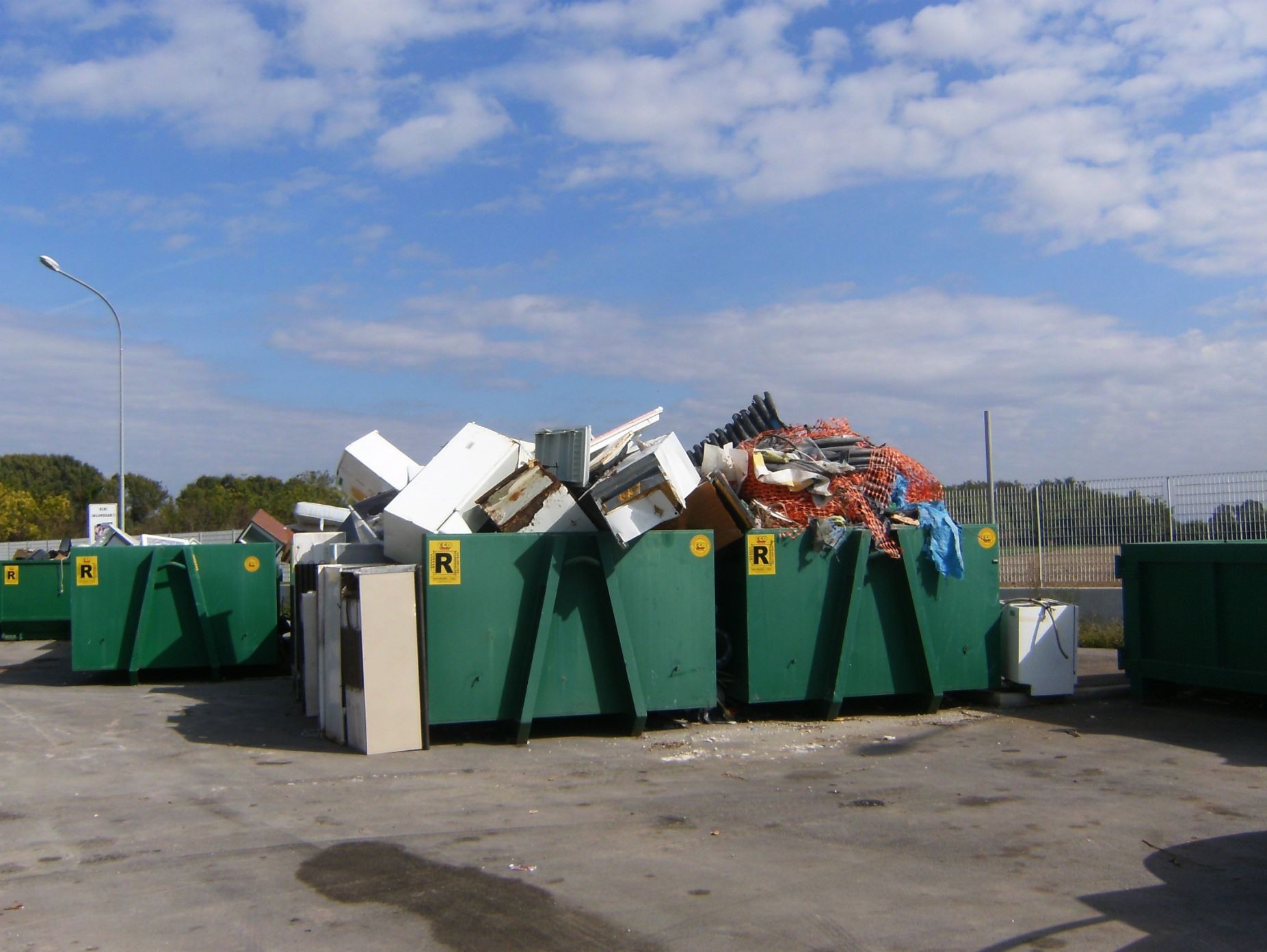 Sequestrata isola ecologica a Roseto Capo Spulico