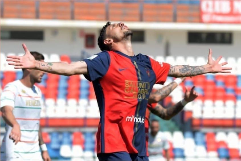 La moglie di D’Orazio su Instagram: «Cosenza per noi non è mai stata e mai sarà una città qualunque, è casa»