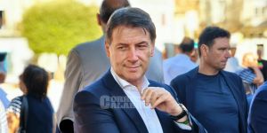 Conte a Diamante: «Il governo non ha nessuna idea, rincorre Vannacci»