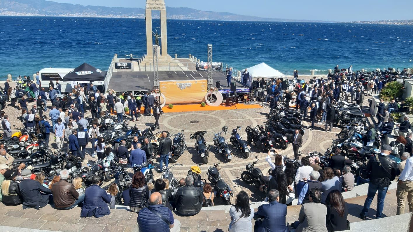 “The Distinguished Gentleman’s Ride” a Reggio Calabria. Bensaja: «Celebrato l’andare in moto insieme»