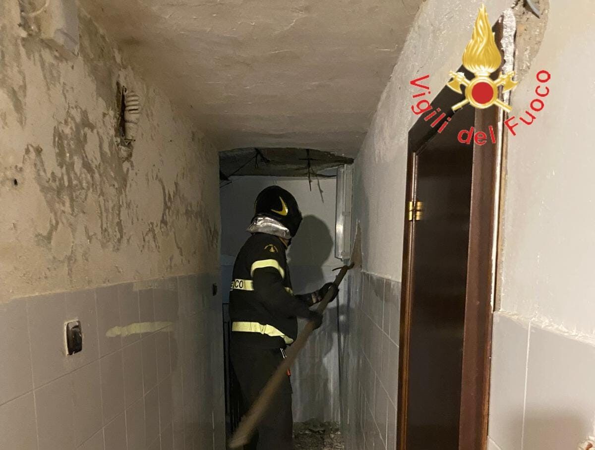 Campi Flegrei, dalla Calabria una colonna mobile dei Vigili del Fuoco – VIDEO