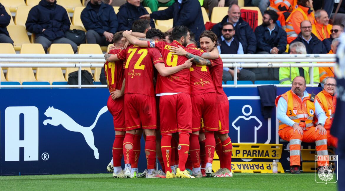 Colpo del Catanzaro al Tardini: battuto il Parma 2-0