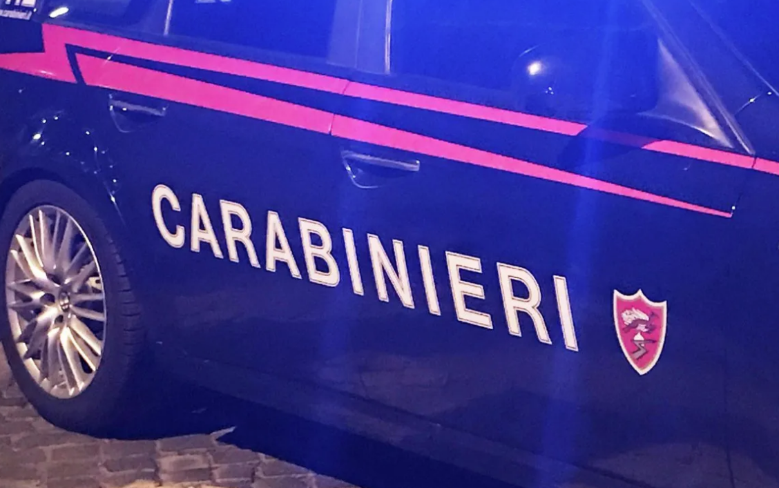 Concerto rap con assembramenti, a Gizzeria chiuso un noto locale per cinque giorni – VIDEO