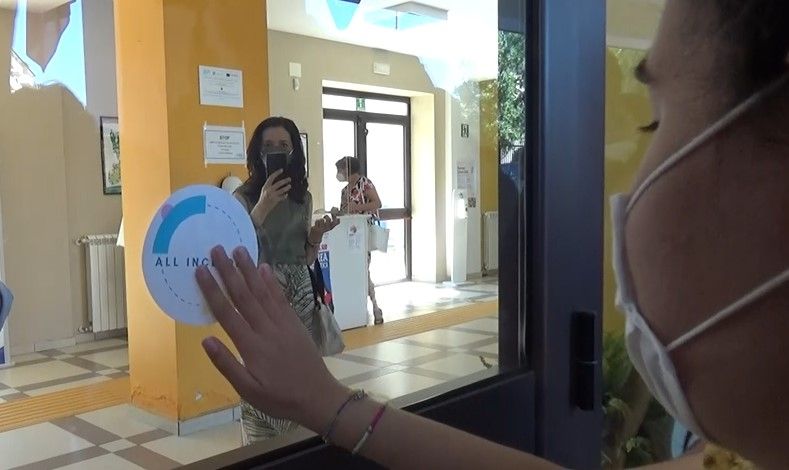A Rende, la scuola senza barriere. Il sogno di Michelle: «L’accessibilità rende liberi» – VIDEO
