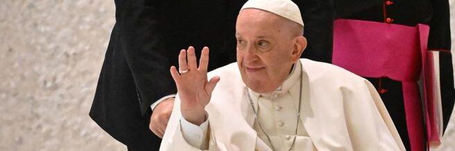 Il Papa evita di leggere un discorso: «Non sto bene di salute»