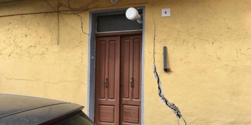 Edificio a rischio a Cassano