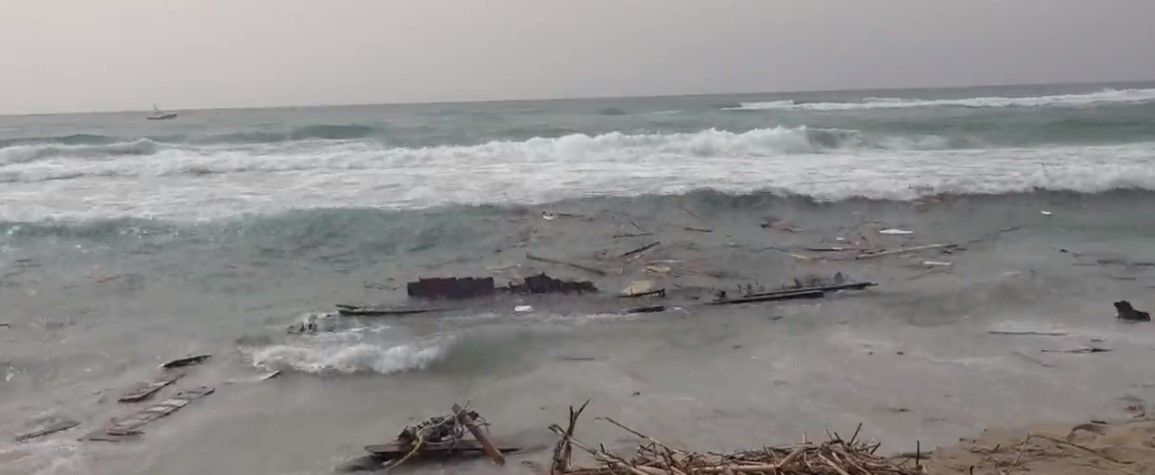 Strage di Cutro, migranti ammassati nelle stive. «I bambini non dovevano piangere»