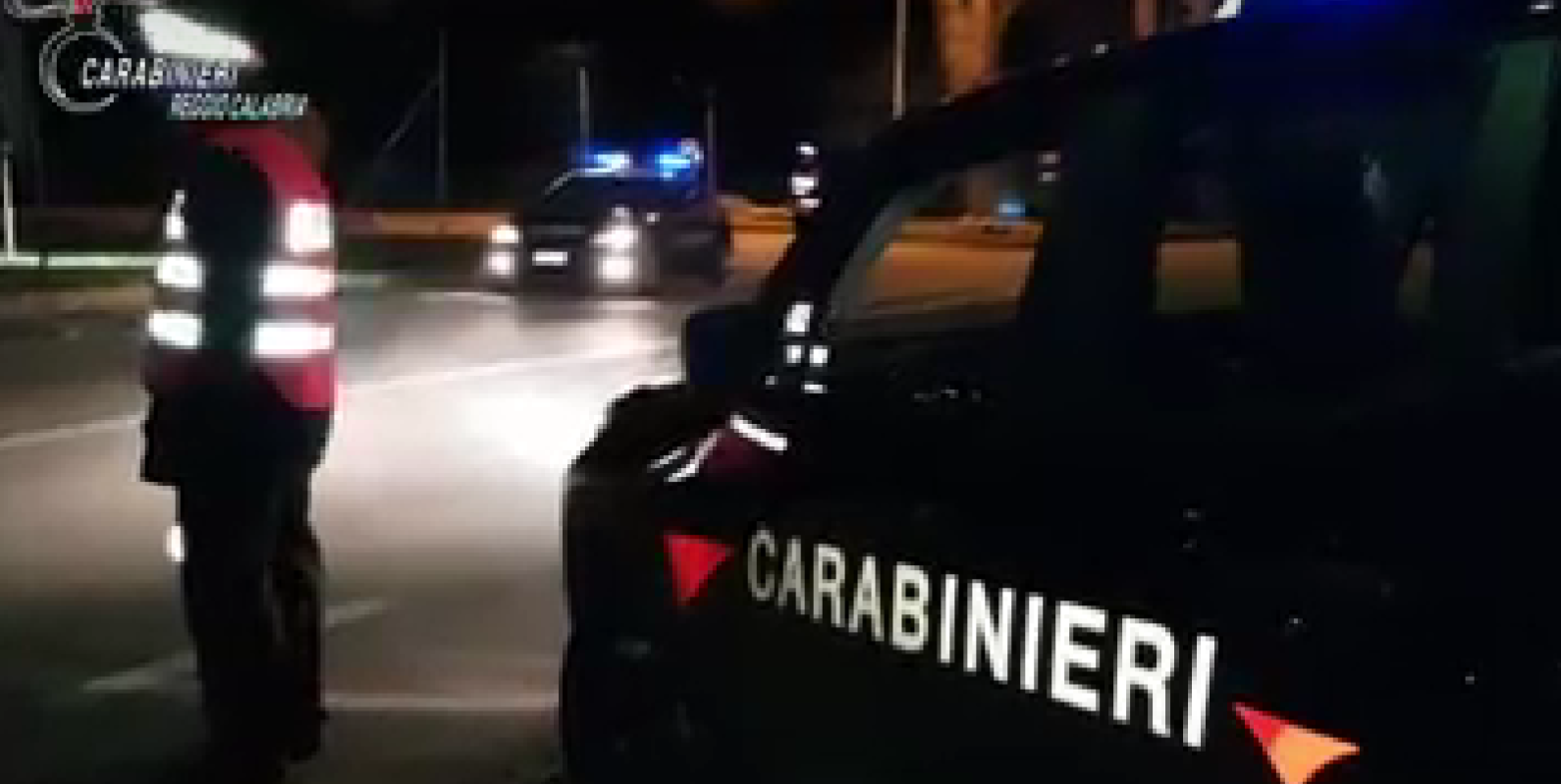 Malaffare nella gestione di un cimitero nel Reggino: 16 arresti per estumulazioni illegali – I NOMI