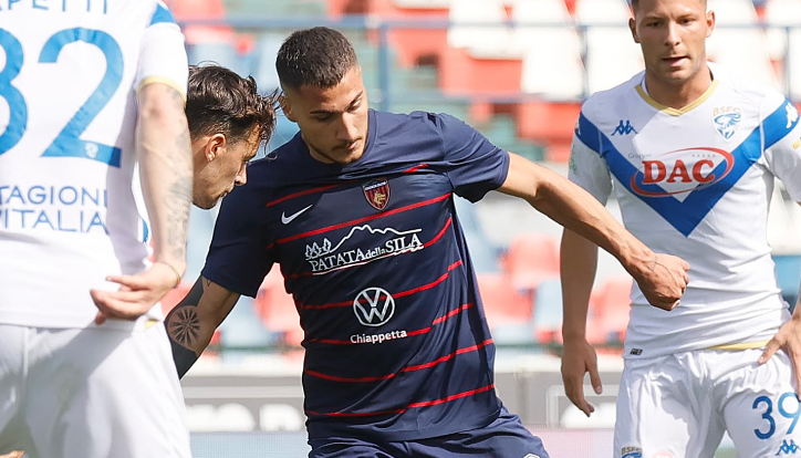 Cosenza in crisi, squadra in ritiro punitivo da oggi pomeriggio