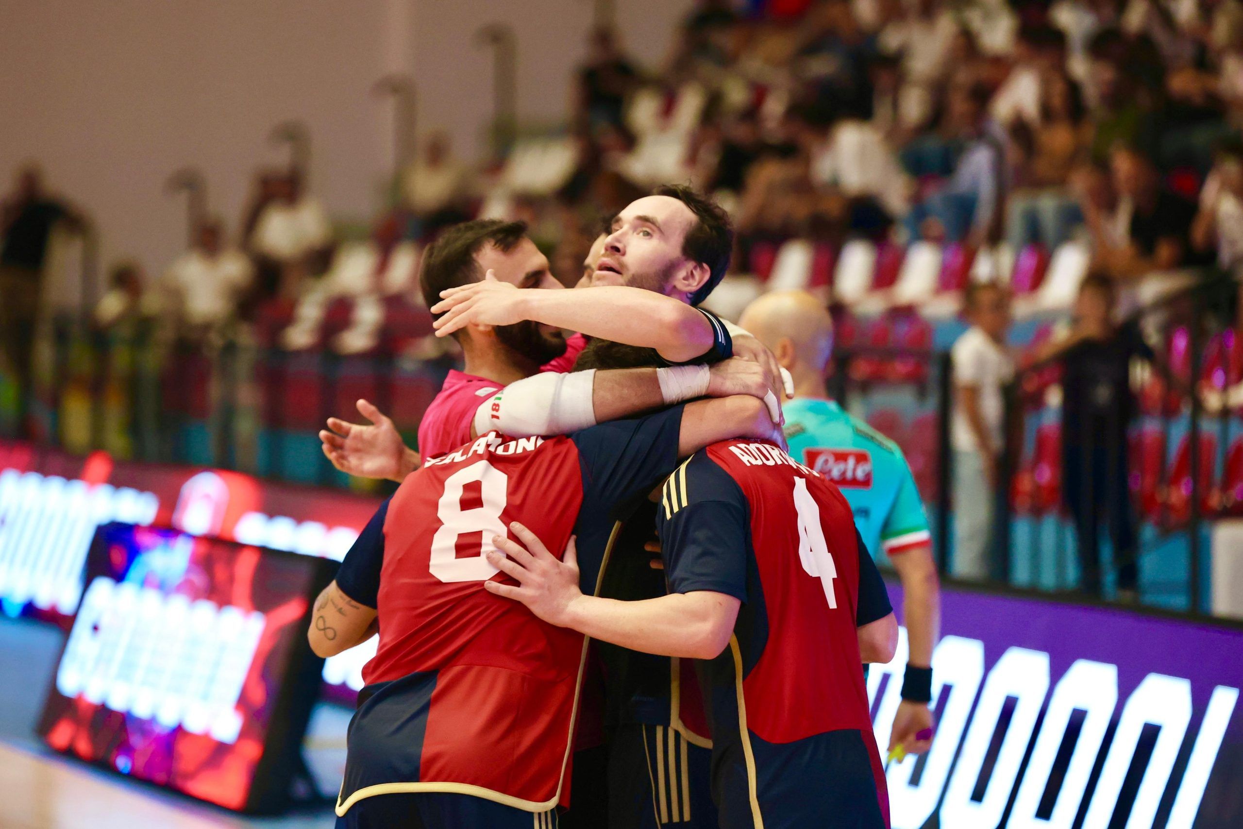 La Pirossigeno Cosenza parte col botto: rimonta da urlo, Real Fabrica ko 6-2