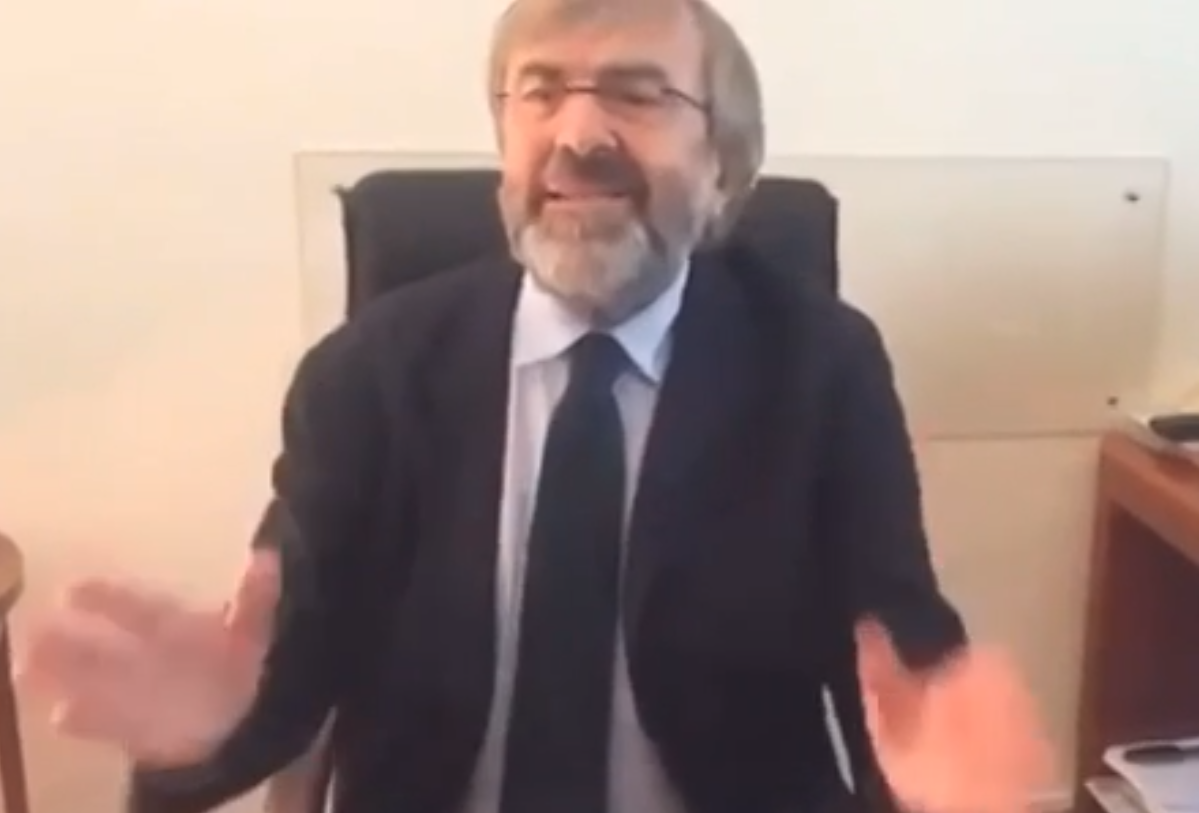 Zuccatelli: «Una vigliaccata tirare fuori ora quel video». E annuncia il rientro in Calabria