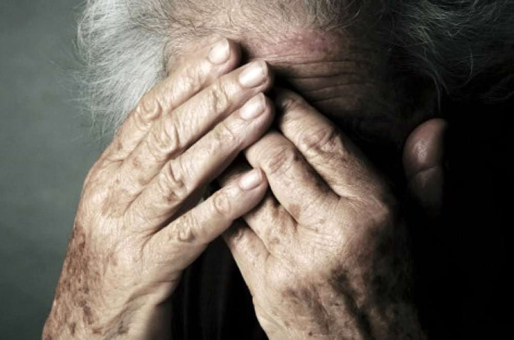 Picchiava l’anziana madre, arrestato 46enne a Gerocarne