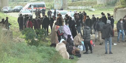 sbarco migranti crotone
