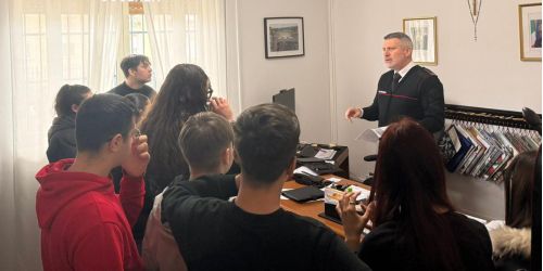 carabinieri lungro con studenti