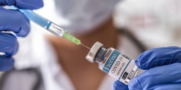 Vaccinazioni, ancora troppi calabresi “scoperti”. E l’avvio della terza dose è a rilento  