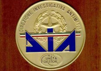 Blitz della Dia contro esponenti della cosca Longo