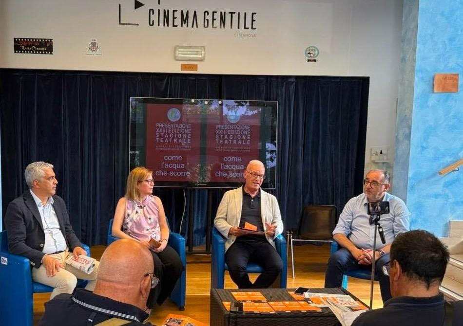 Cittanova, al Teatro Gentile una stagione da grandi firme: da Biagio Izzo a Finardi e Ale & Franz