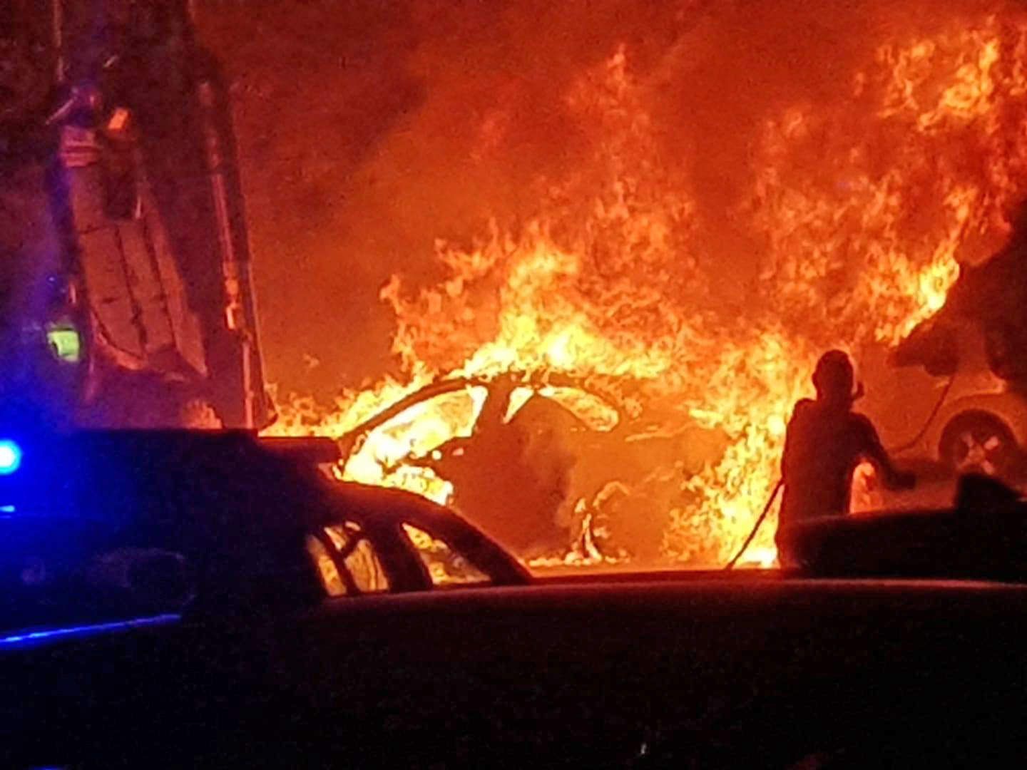 Mandatoriccio, in fiamme l'auto di un ex dirigente comunale