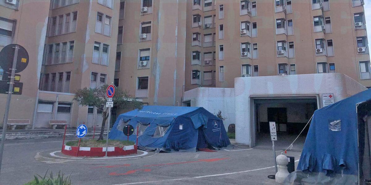 Via le tende “anti Covid” dagli ospedali dello Jonio. Ma non sono mai state usate