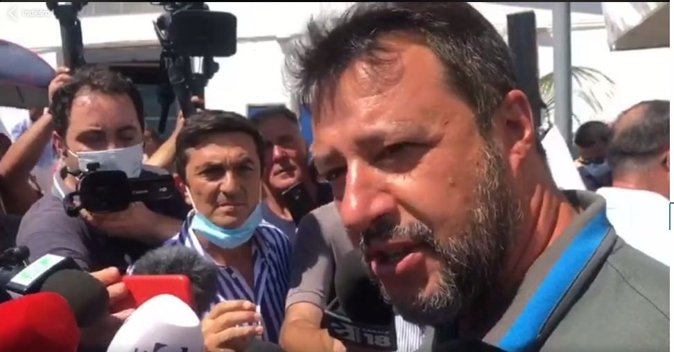 Sbarchi, Salvini: «Crotone è assediata. Governo incapace»