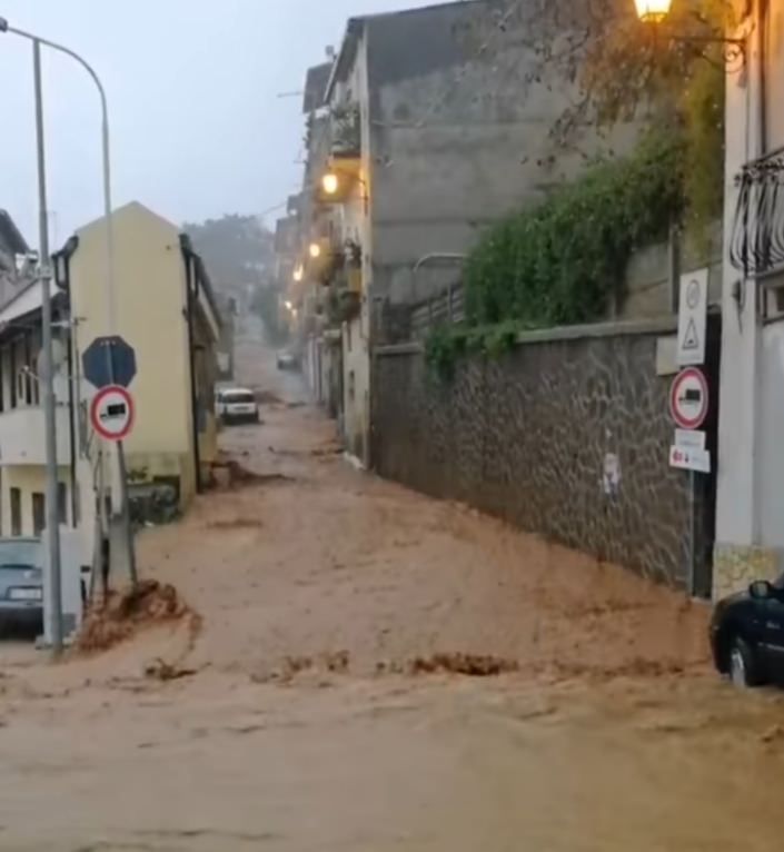 MALTEMPO 2/ Nubifragio, fango e detriti: Lamezia Terme in ginocchio – VIDEO e FOTO