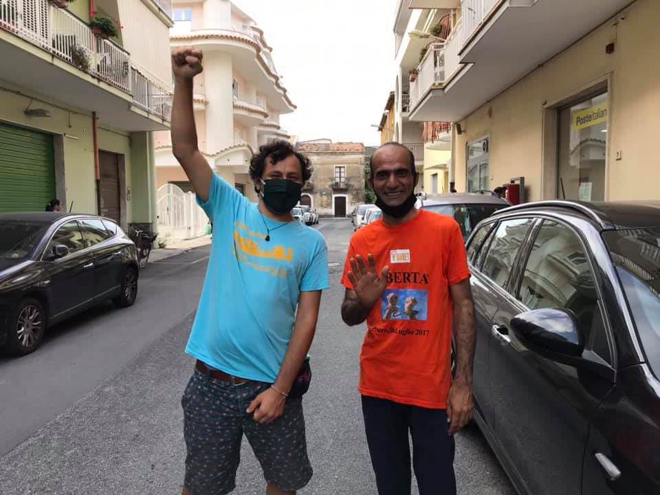 Trasferito per errore al Cara, è ritornato libero Abbas