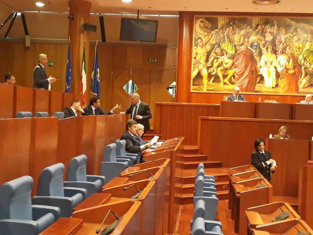 Parente in Consiglio al posto di Mangialavori (nonostante le diffide)