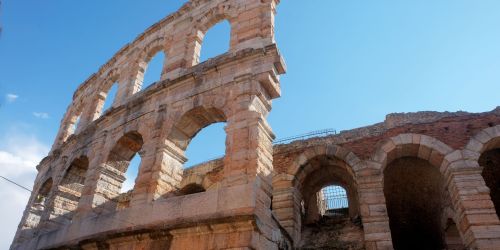 Fatture per lavori mai eseguiti. Così la 'ndrangheta si arricchiva ai danni dell'Arena di Verona