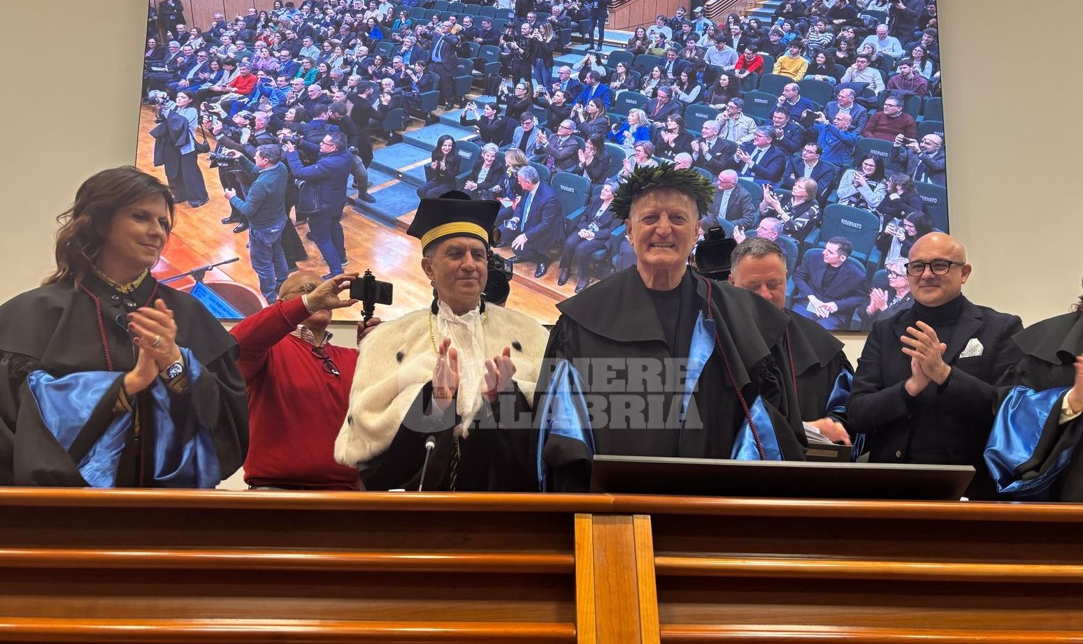 Laurea honoris causa a Santo Versace: «La chiave del successo? Creatività, gestione e gioco di squadra» – FOTO E VIDEO