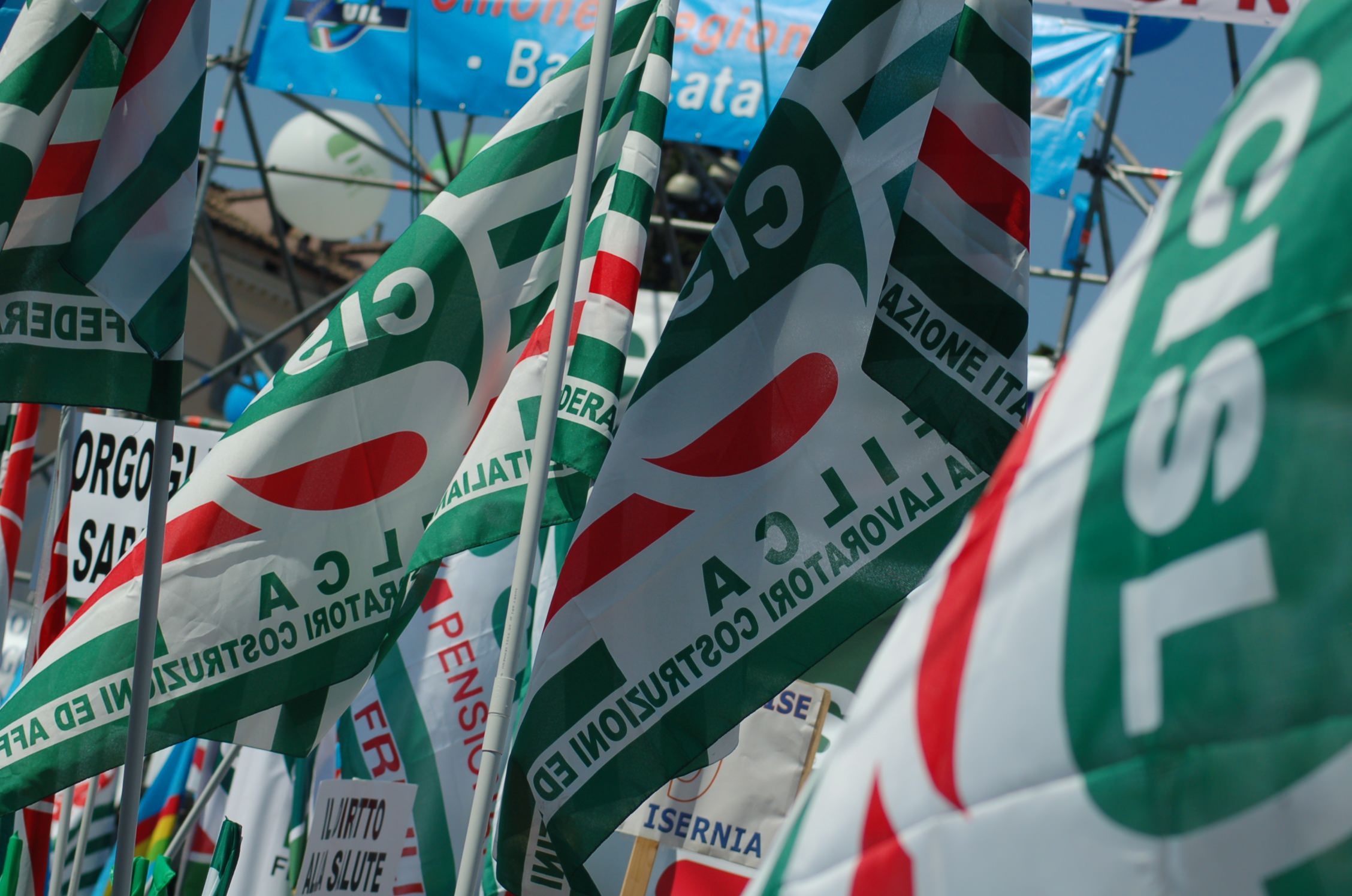 Cisl: sbloccare i pagamenti degli ammortizzatori in deroga