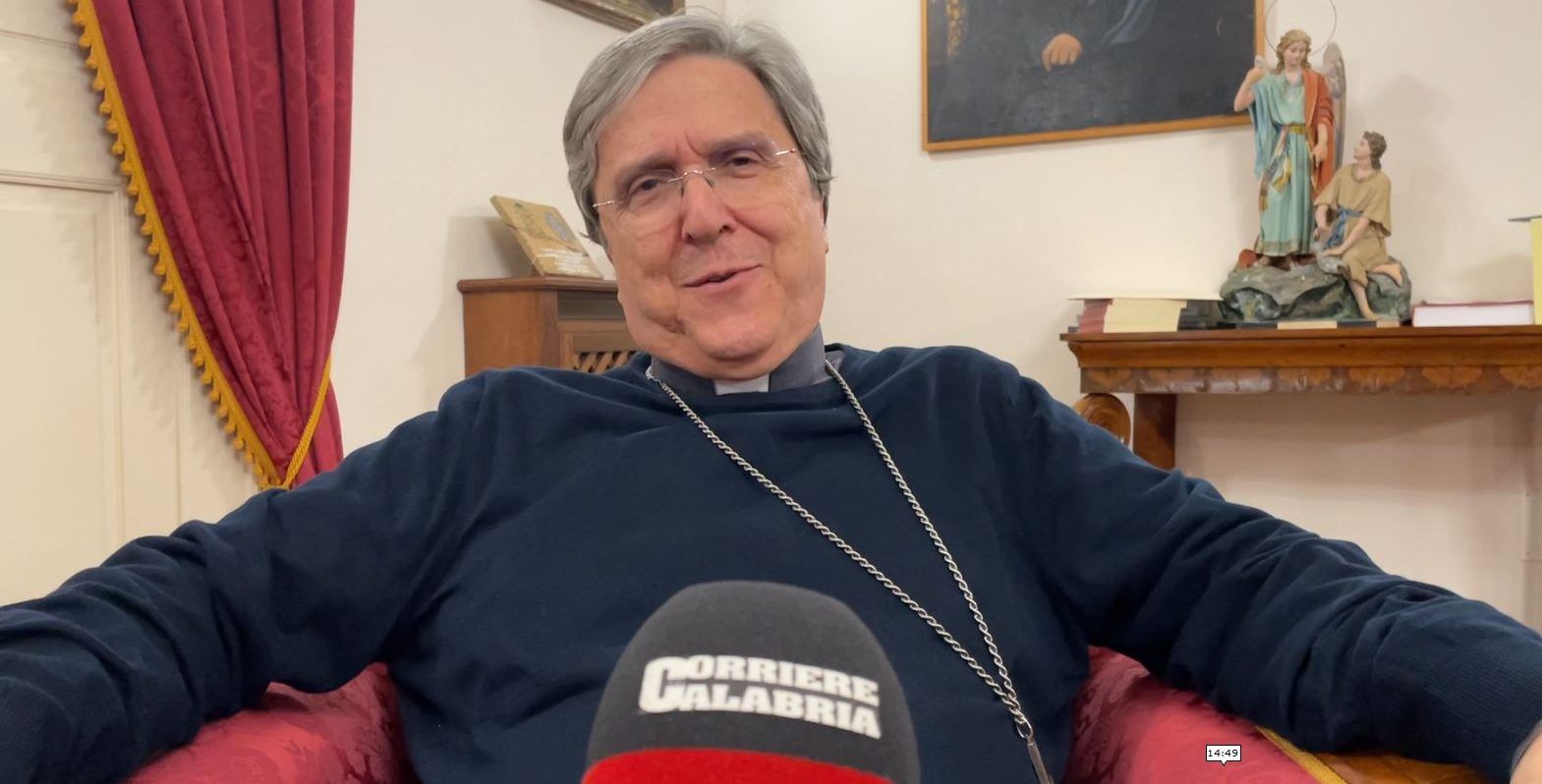 Savino: «Errore far sfilare i cappellani tra i militari»