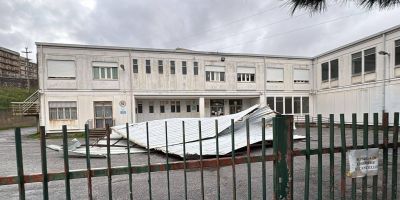 Frane, alberi crollati, tetti divelti, disagi. Anche il ciclone “Ulrike” flagella la Calabria – FOTO