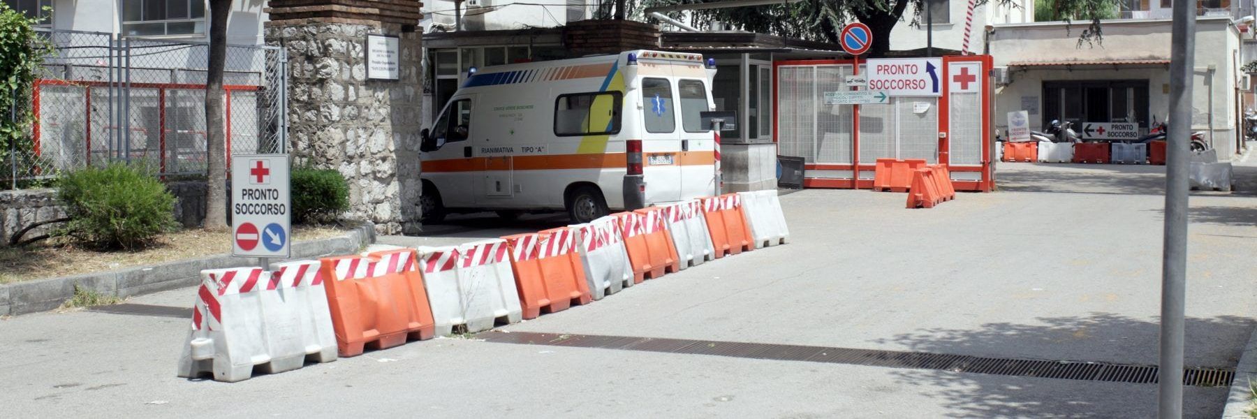 Sparano da uno scooter, 18enne ucciso nel Napoletano