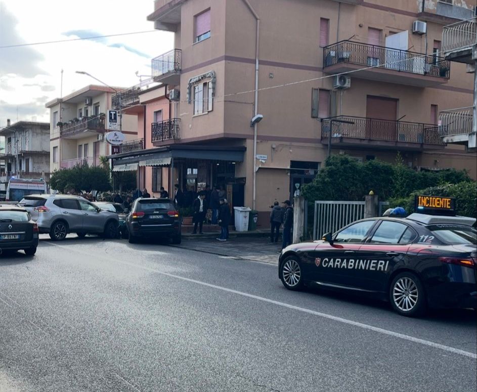 Incidente sulla Statale 106, coinvolta un’auto della scorta di Gratteri: tre feriti