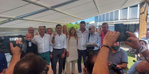 Salvini: «Per la Calabria lavoro e infrastrutture. Medici cubani? Farei lavorare i reggini»