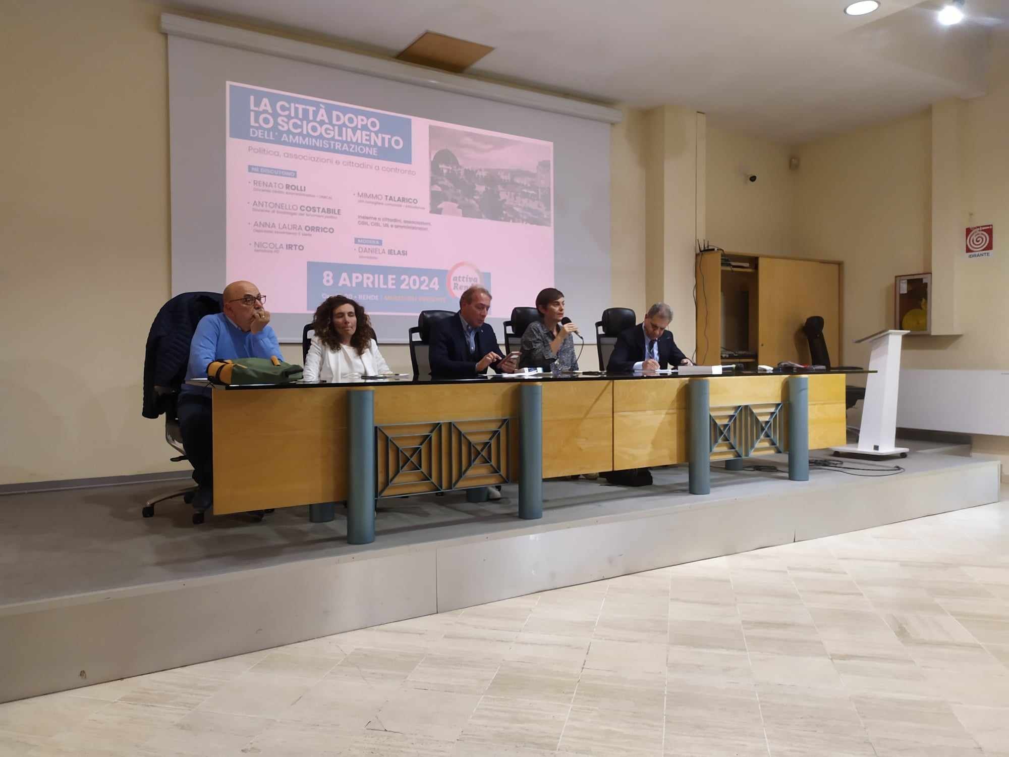 «I commissari sono obbligati al dialogo». «No, per il loro stesso ruolo non sono tenuti a farlo»