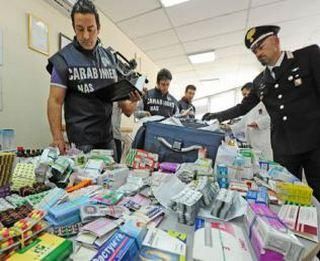 Traffico di farmaci rubati, 19 arresti