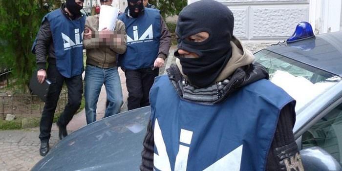 Il funzionario infedele al servizio dei clan – VIDEO