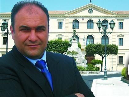 Il sindaco di Locri a Pezzi: salvi il nostro ospedale