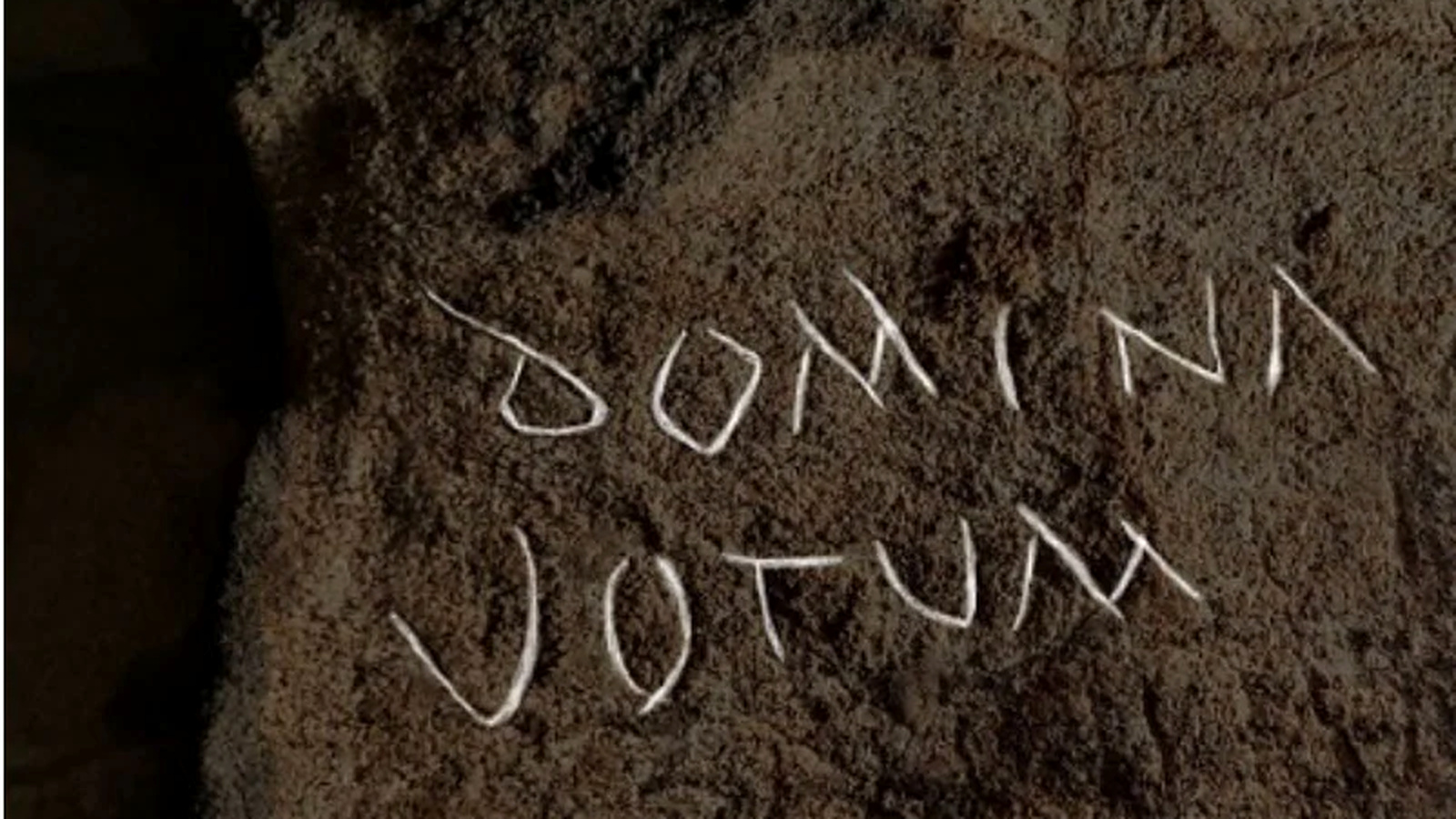 Una dea sconosciuta e 120 iscrizioni romane: il mistero della grotta-santuario
