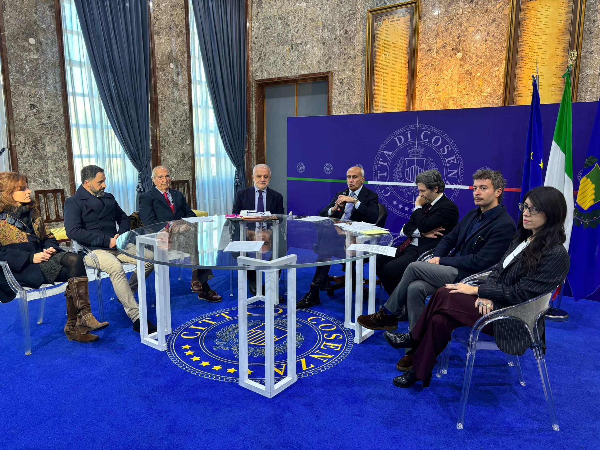 A che punto siamo con la Civica di Cosenza, la biblioteca senza bibliotecari (e con tanti debiti)