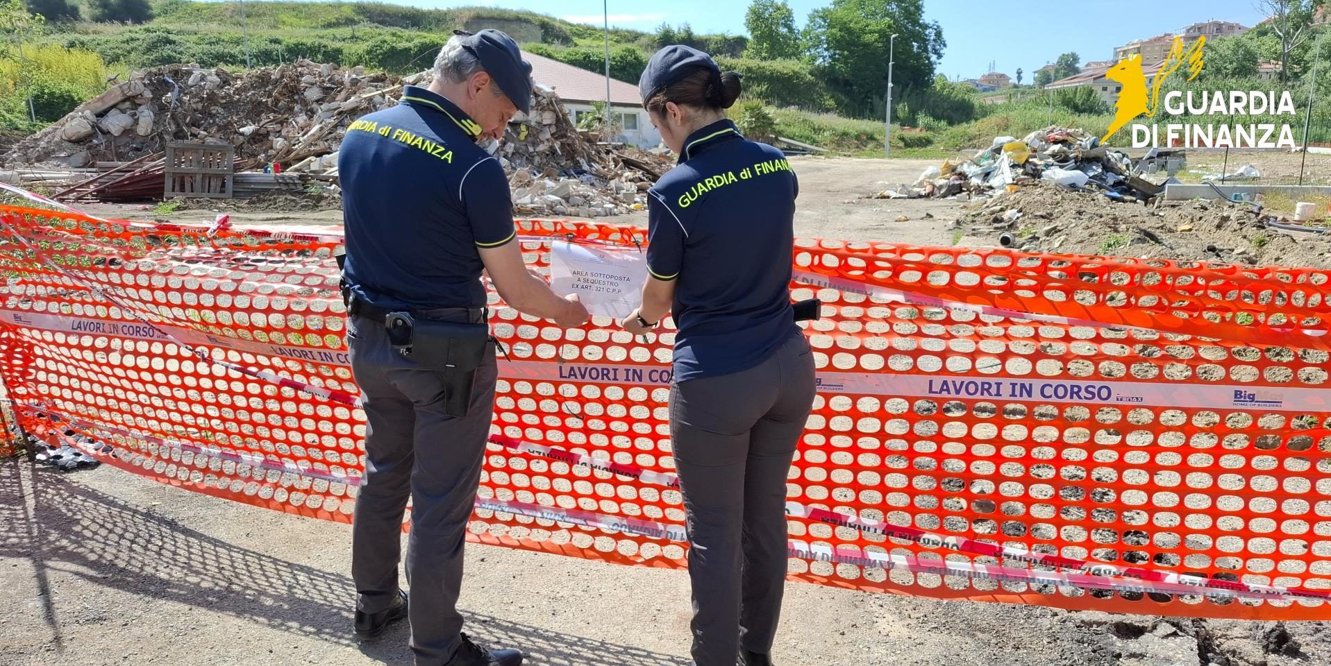Vibo Valentia, discarica abusiva di eternit alle porte del capoluogo. Sequestrata una maxi area