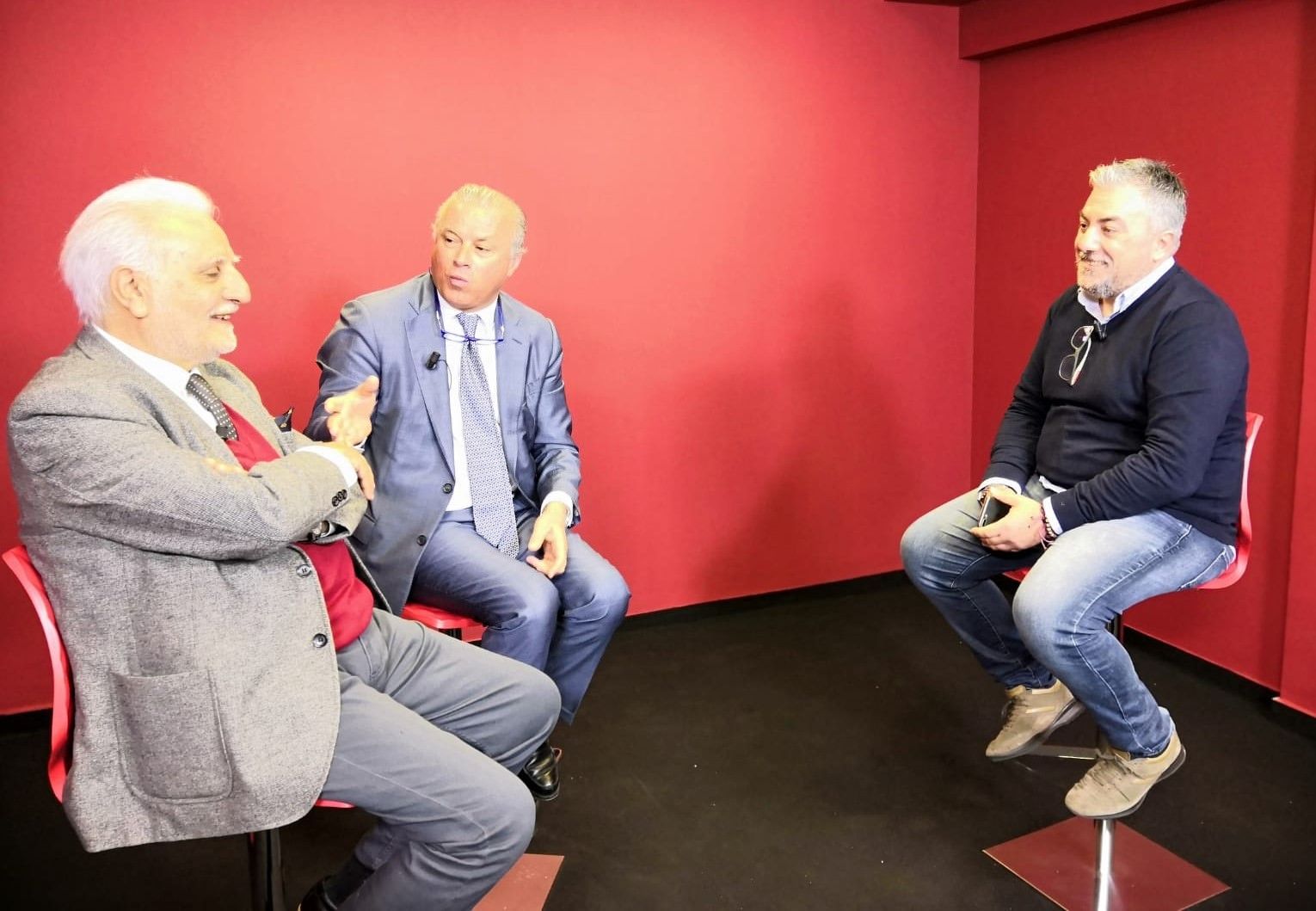 UN ECO DALLO JONIO | Scontro senza esclusione di colpi tra Mascaro e Caracciolo