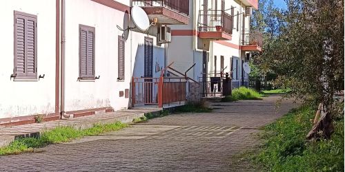 uomo accoltellato rossano