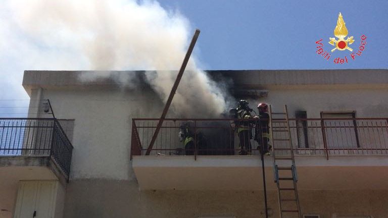 Appartamento a fuoco a Nocera Terinese